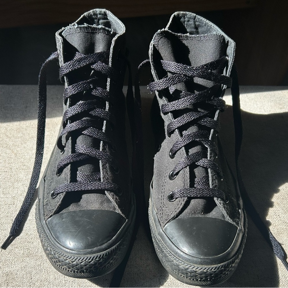 Converse all black high top